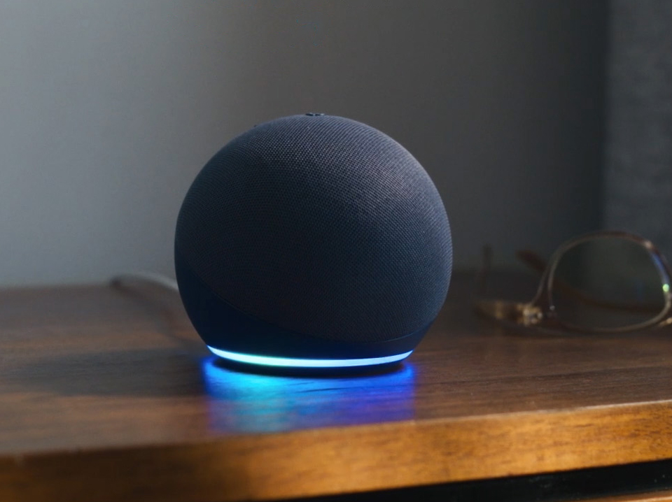 ECHO DOT 5TA GENERACIÓN: CONTROL INTELIGENTE Y SONIDO MEJORADO